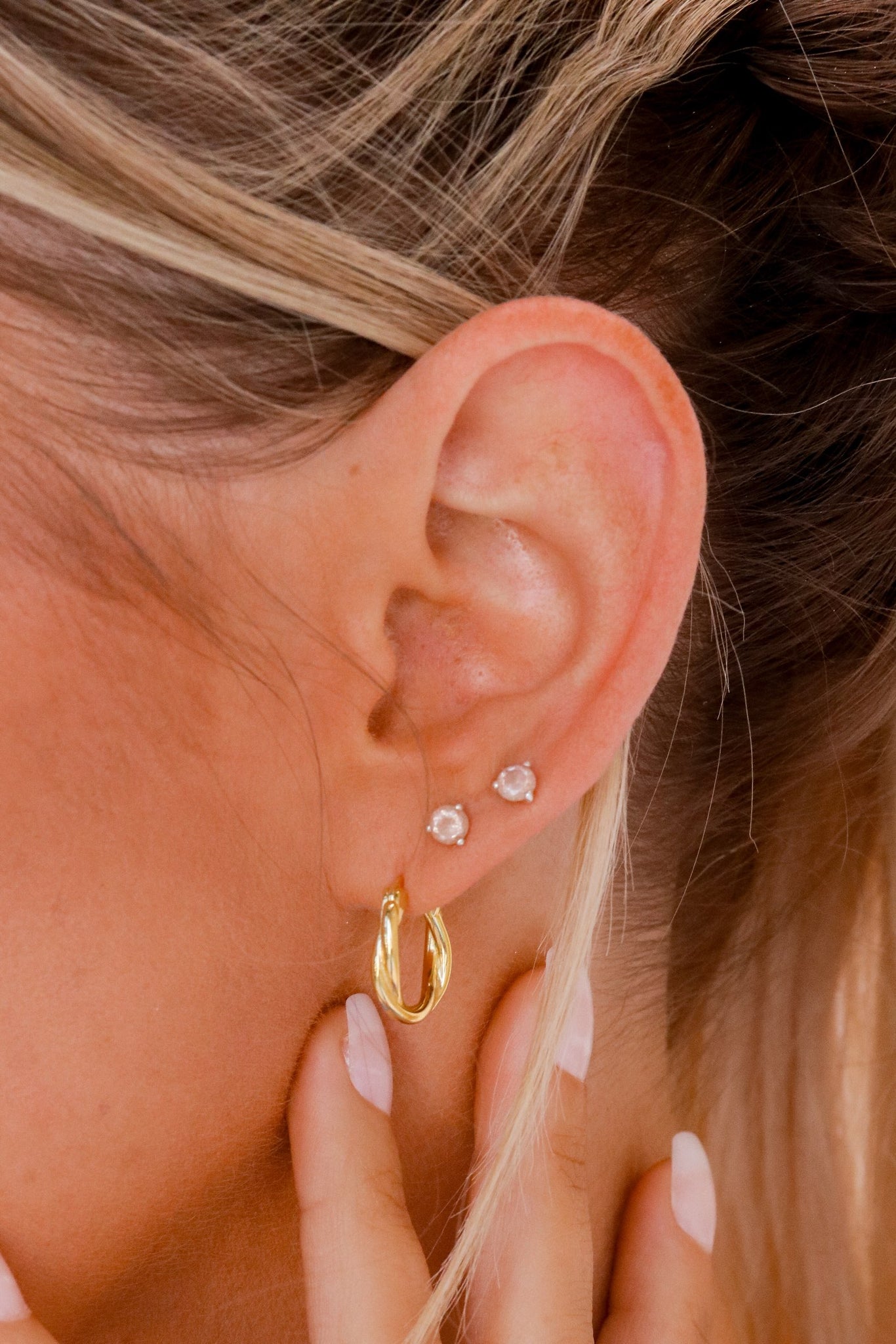 Julia Hoops